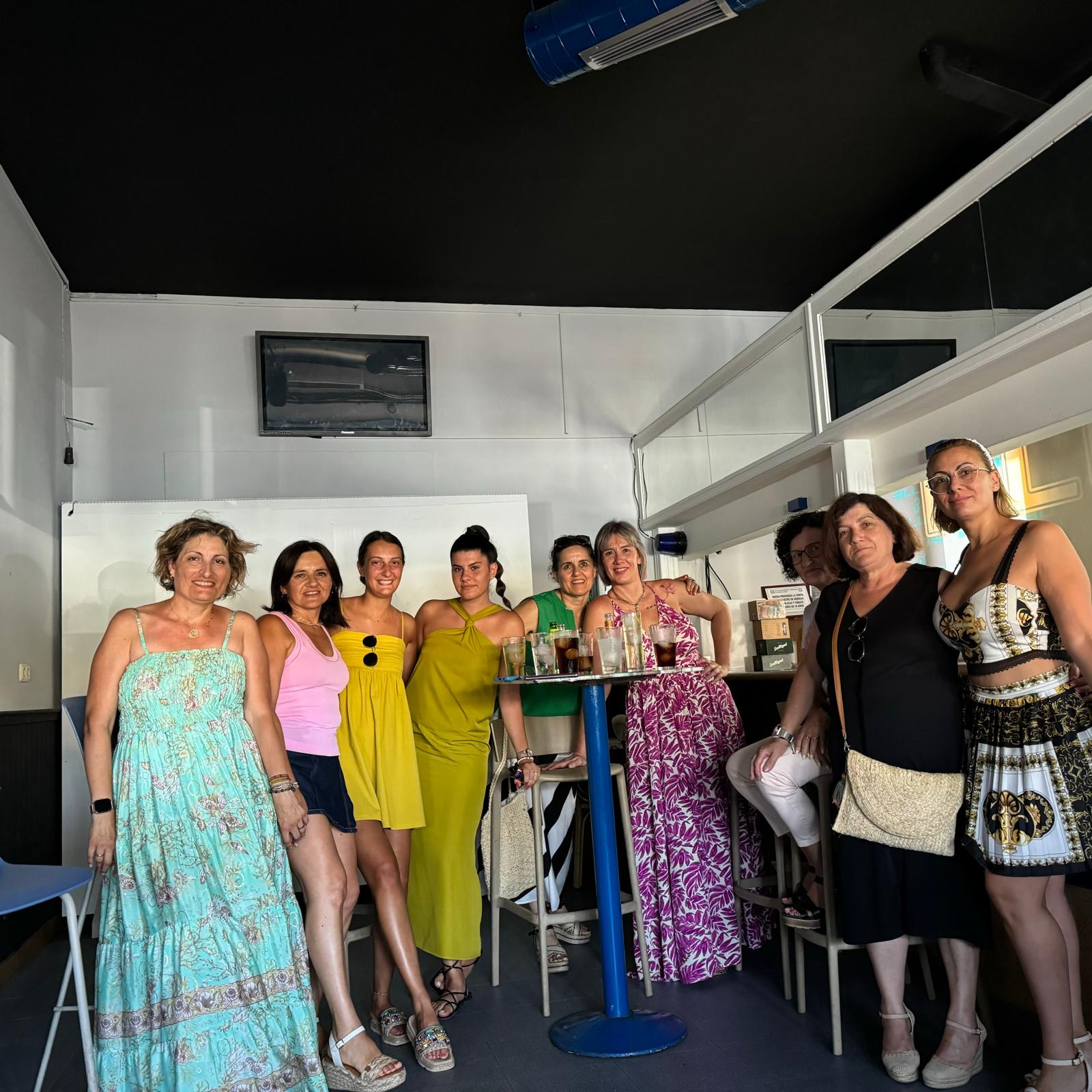 Grupo de verano Nico Lounge Pub